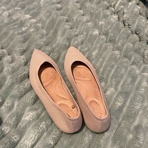 Old Navy Cream Women's Flats